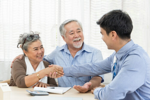 self-storage manager customer service